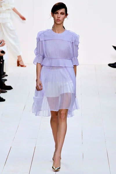Look 32